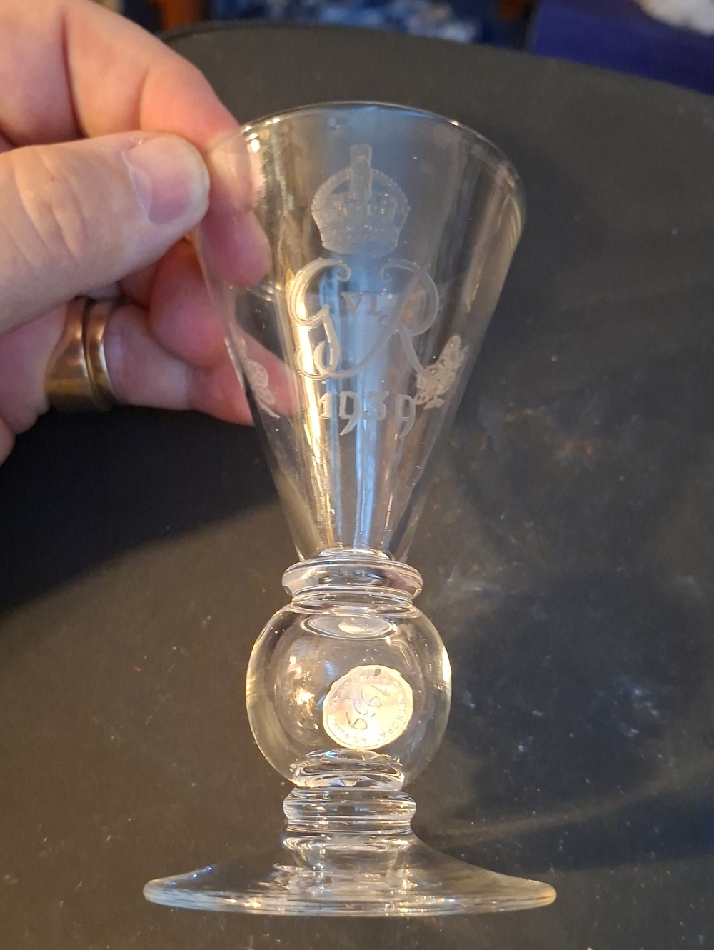 Stevens & Wiliams Hand Blown Royal Tour Cup With Coin In Stem